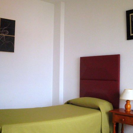 Hostal Esperanza Benajarafe Bagian luar foto