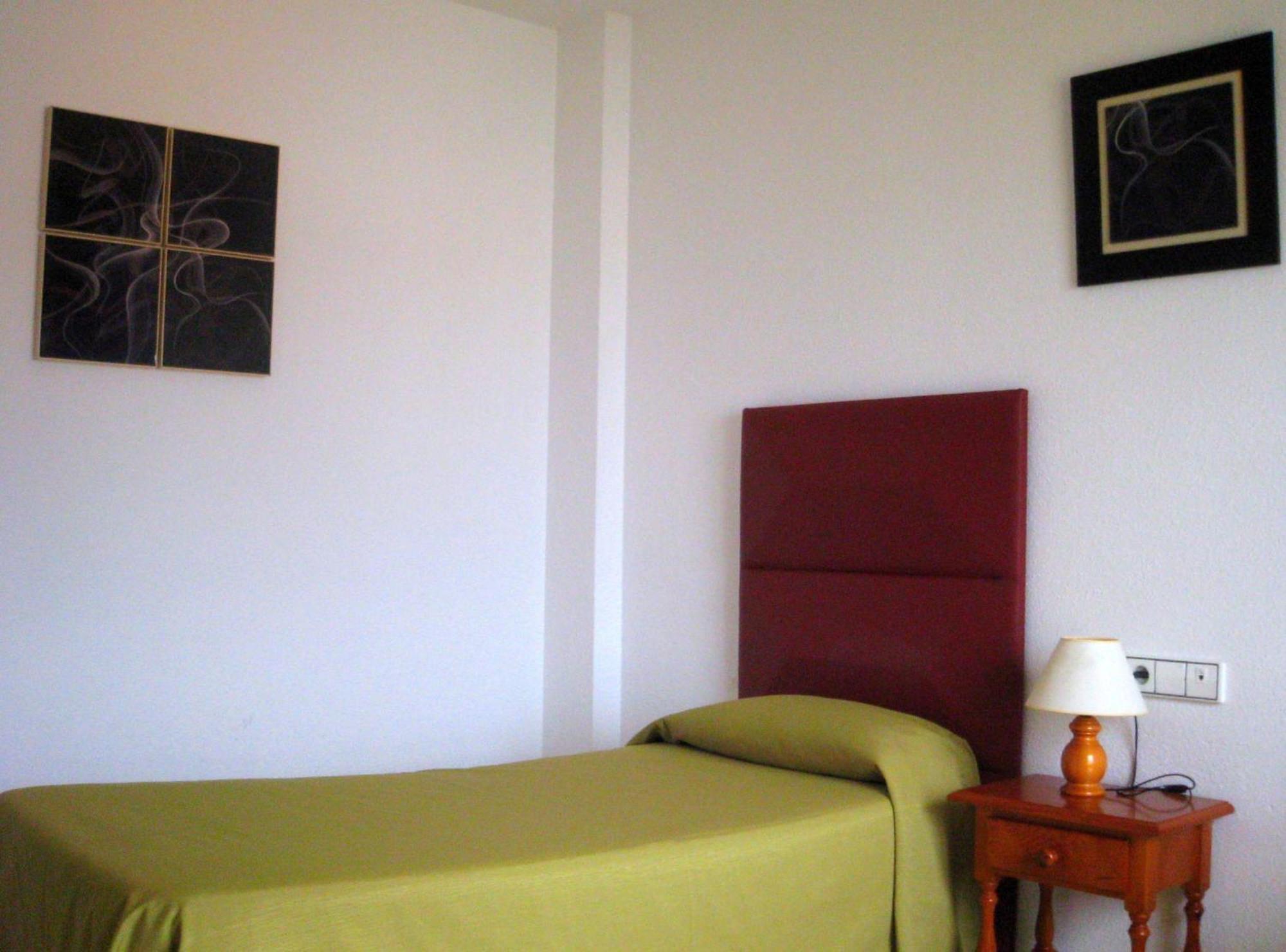 Hostal Esperanza Benajarafe Bagian luar foto
