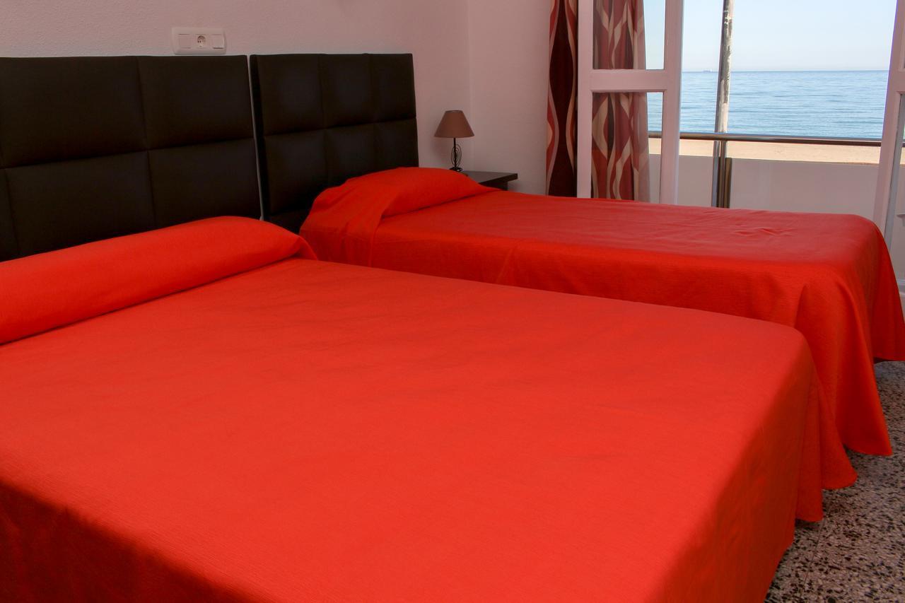 Hostal Esperanza Benajarafe Bagian luar foto