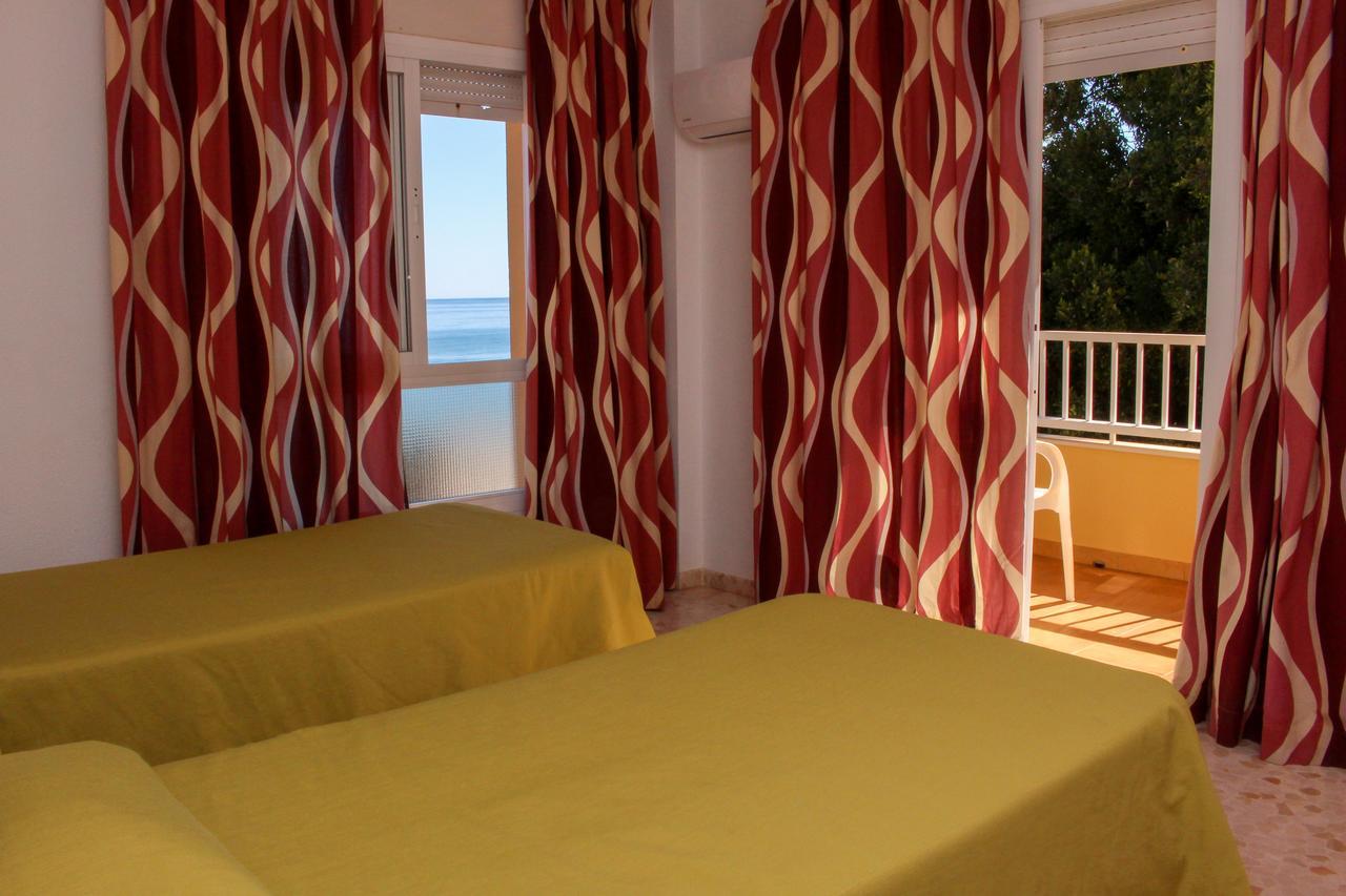 Hostal Esperanza Benajarafe Bagian luar foto