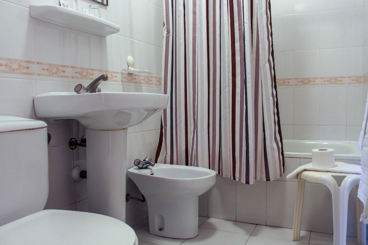 Hostal Esperanza Benajarafe Bagian luar foto