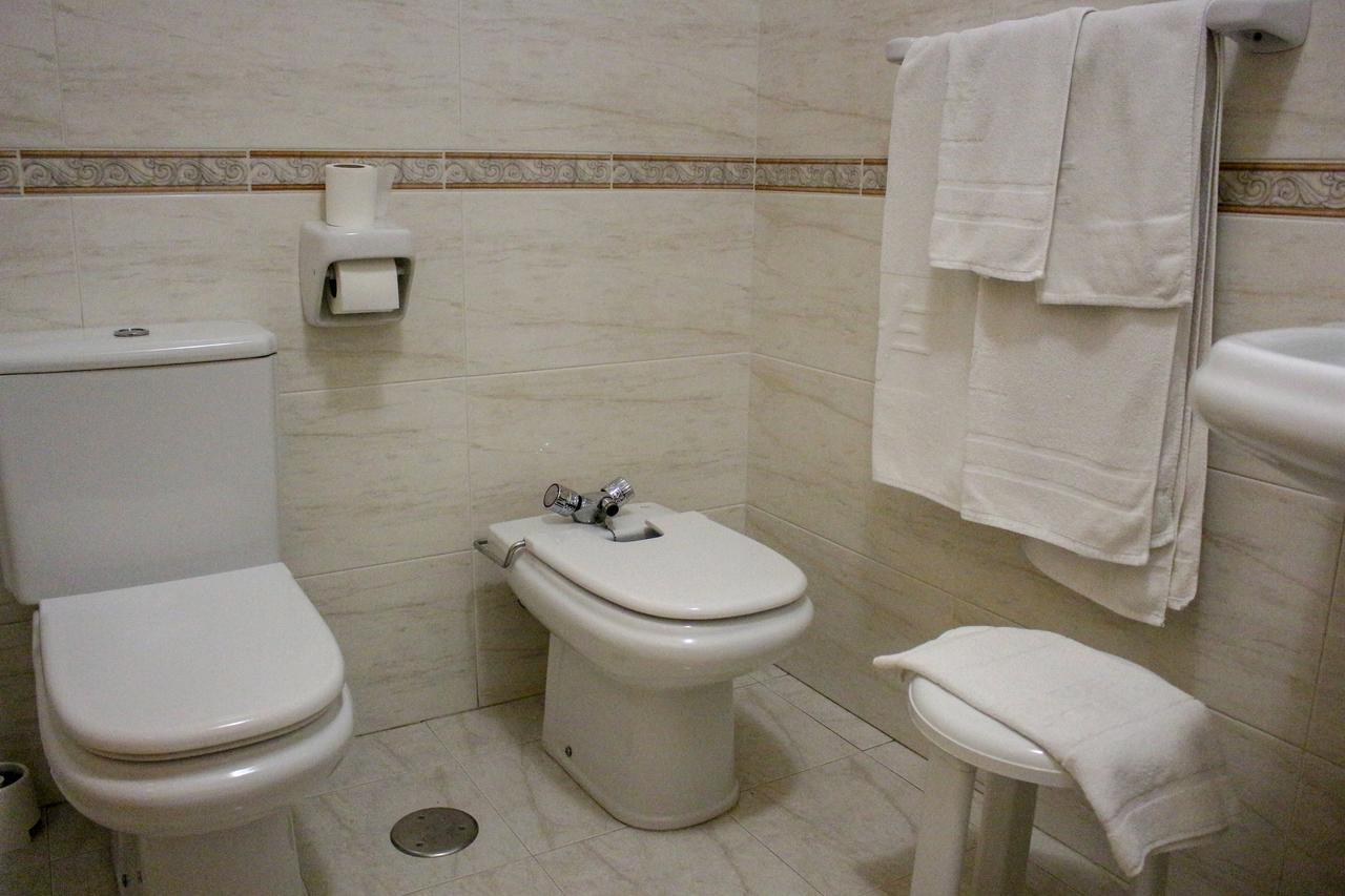 Hostal Esperanza Benajarafe Bagian luar foto