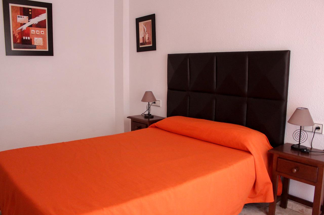Hostal Esperanza Benajarafe Bagian luar foto