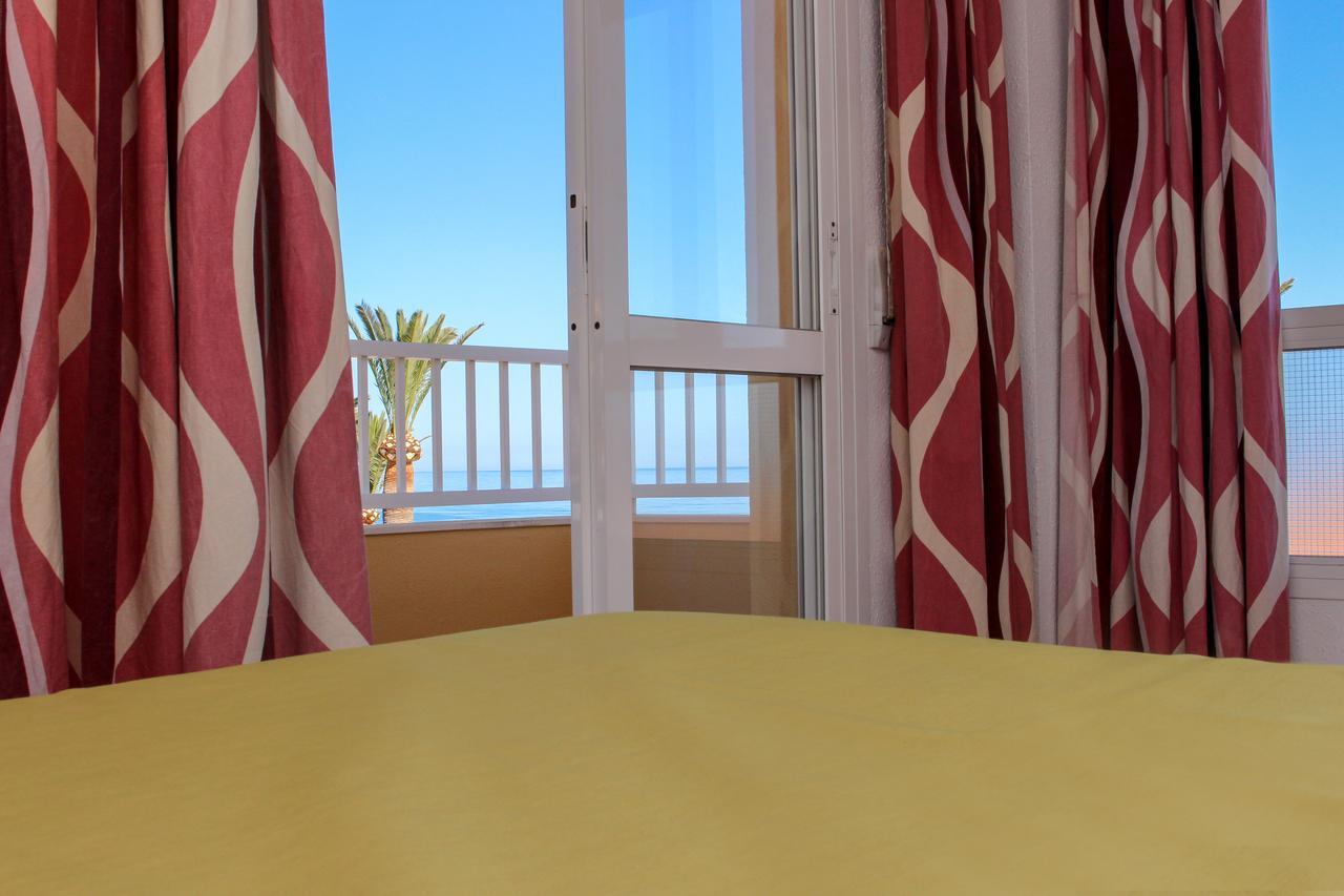 Hostal Esperanza Benajarafe Bagian luar foto