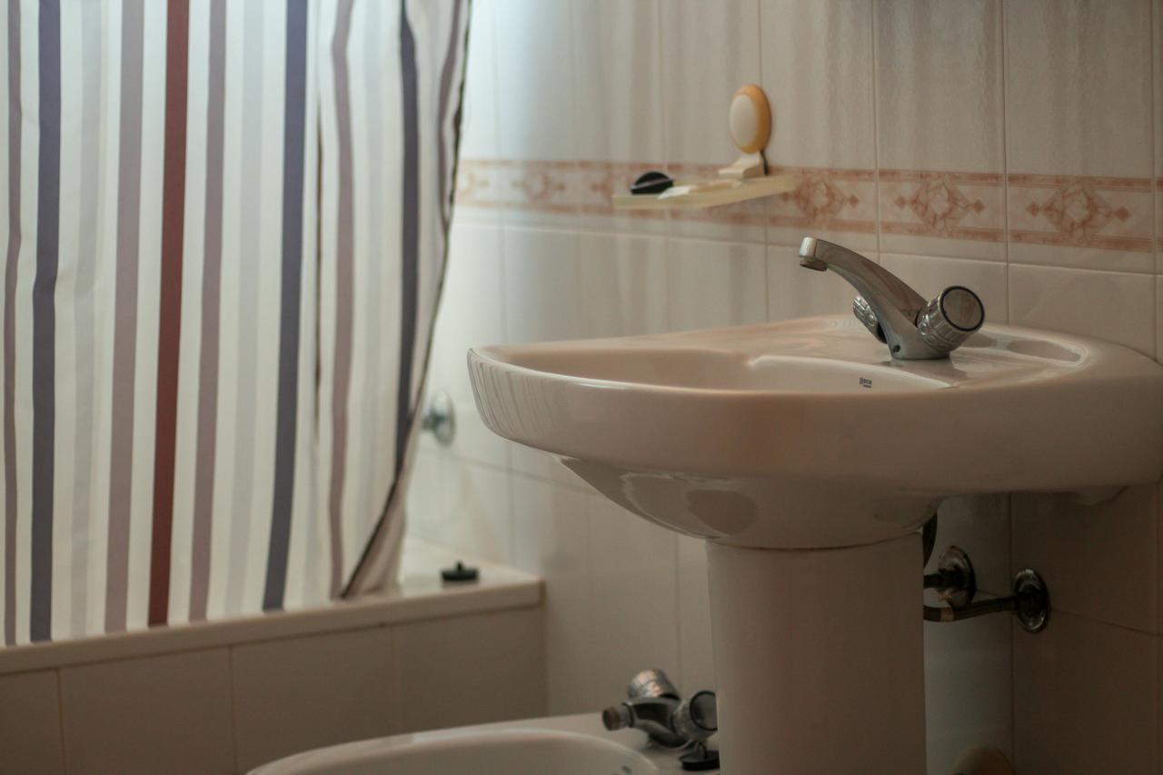 Hostal Esperanza Benajarafe Bagian luar foto