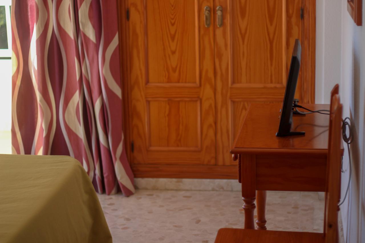 Hostal Esperanza Benajarafe Bagian luar foto