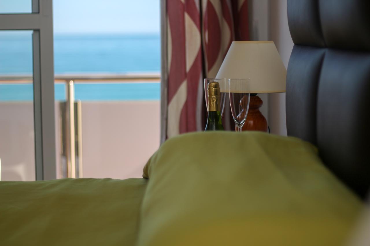Hostal Esperanza Benajarafe Bagian luar foto