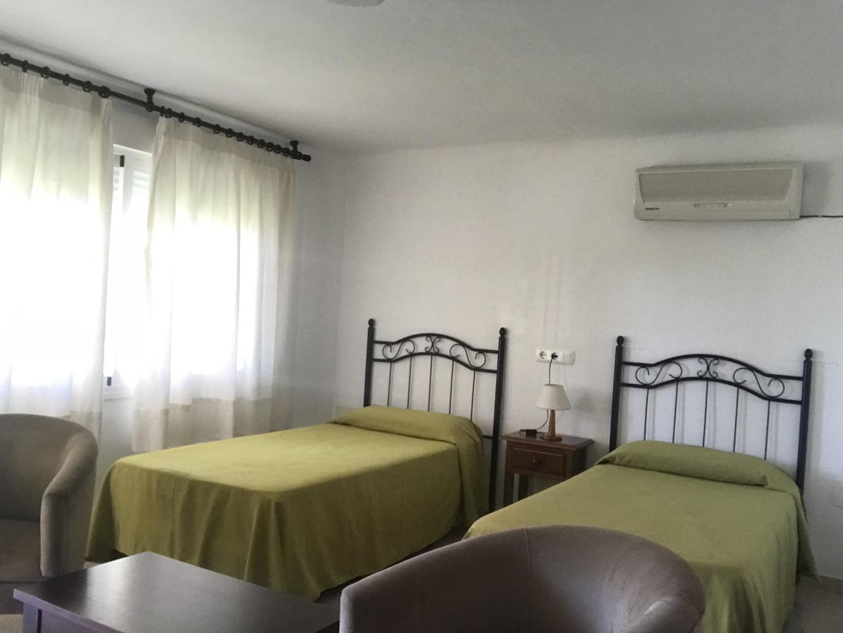 Hostal Esperanza Benajarafe Bagian luar foto
