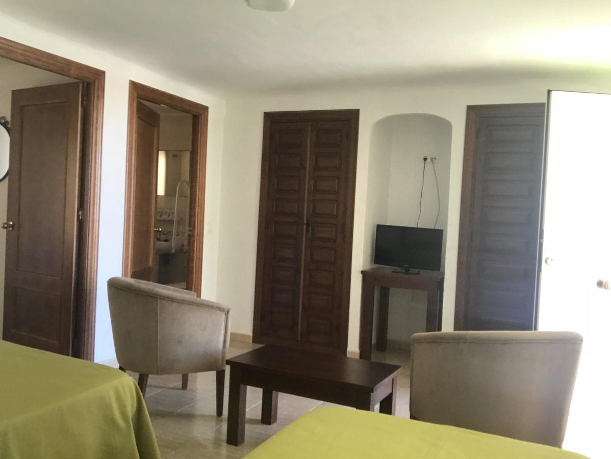 Hostal Esperanza Benajarafe Bagian luar foto