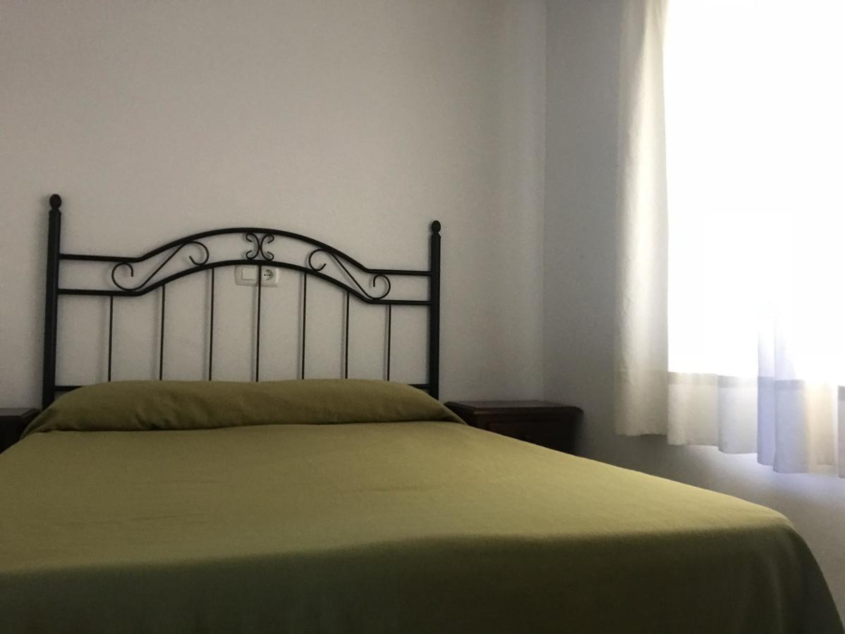 Hostal Esperanza Benajarafe Bagian luar foto