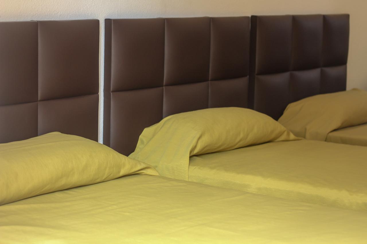 Hostal Esperanza Benajarafe Bagian luar foto