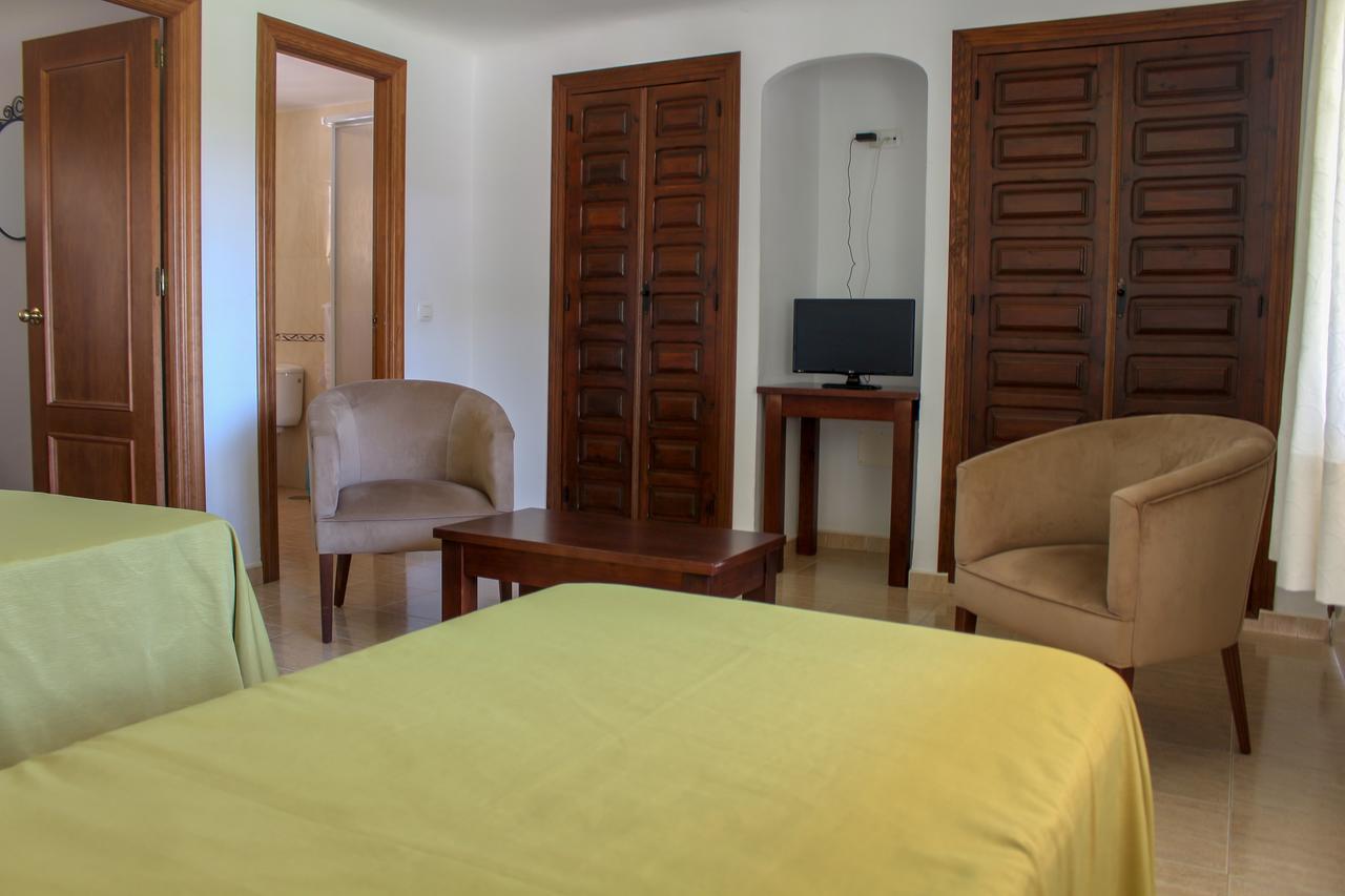Hostal Esperanza Benajarafe Bagian luar foto