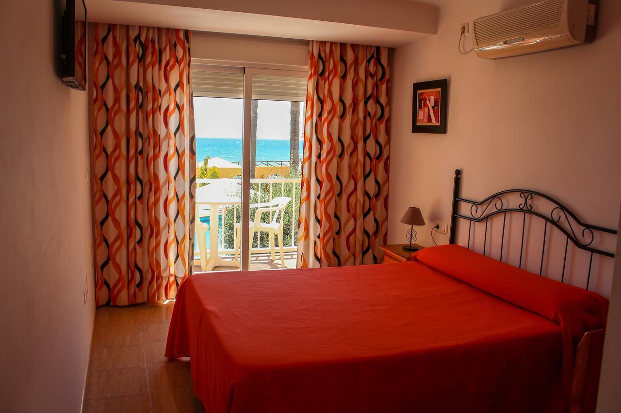 Hostal Esperanza Benajarafe Bagian luar foto