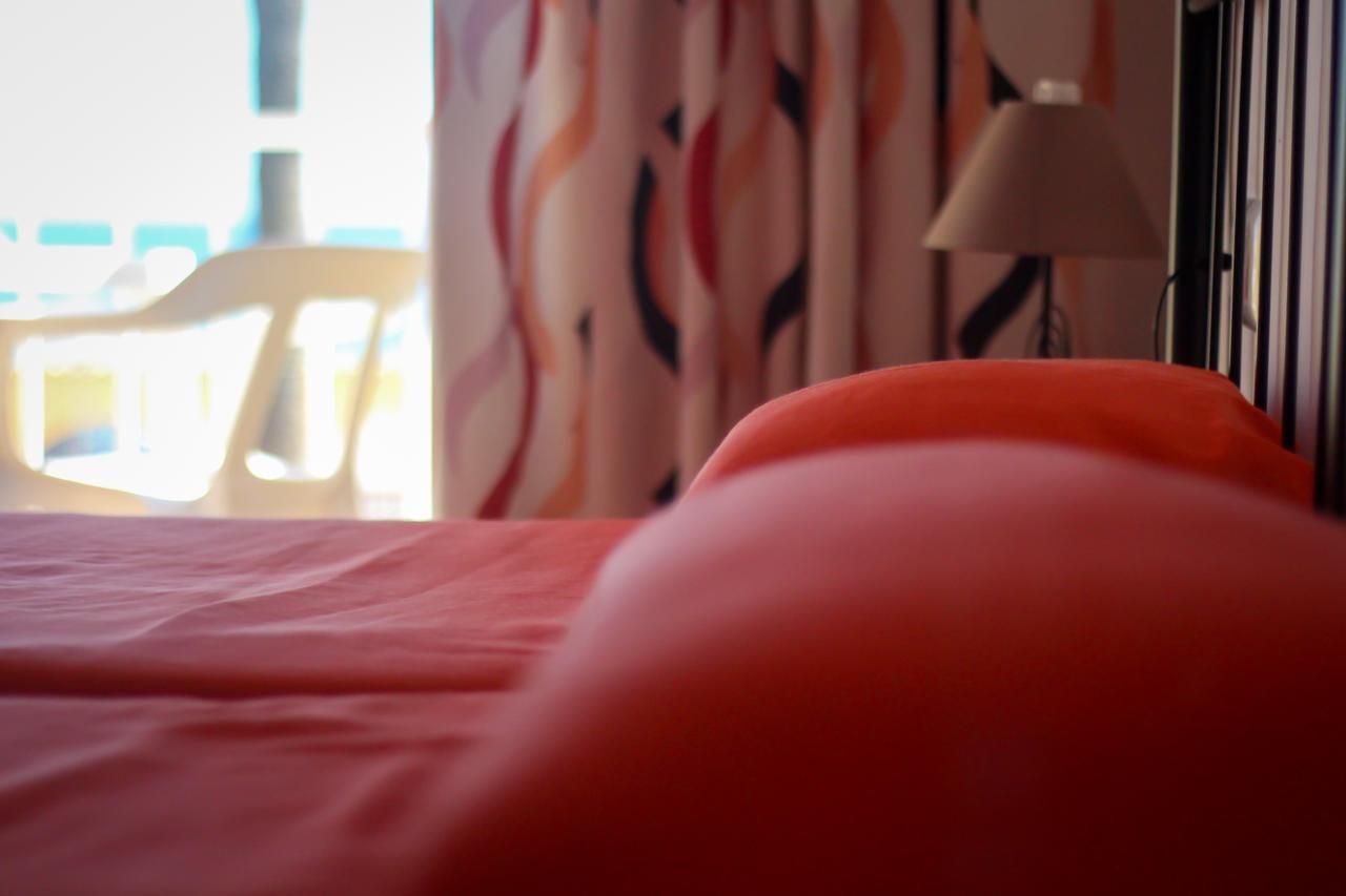 Hostal Esperanza Benajarafe Bagian luar foto
