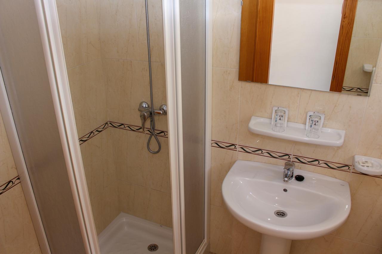 Hostal Esperanza Benajarafe Bagian luar foto