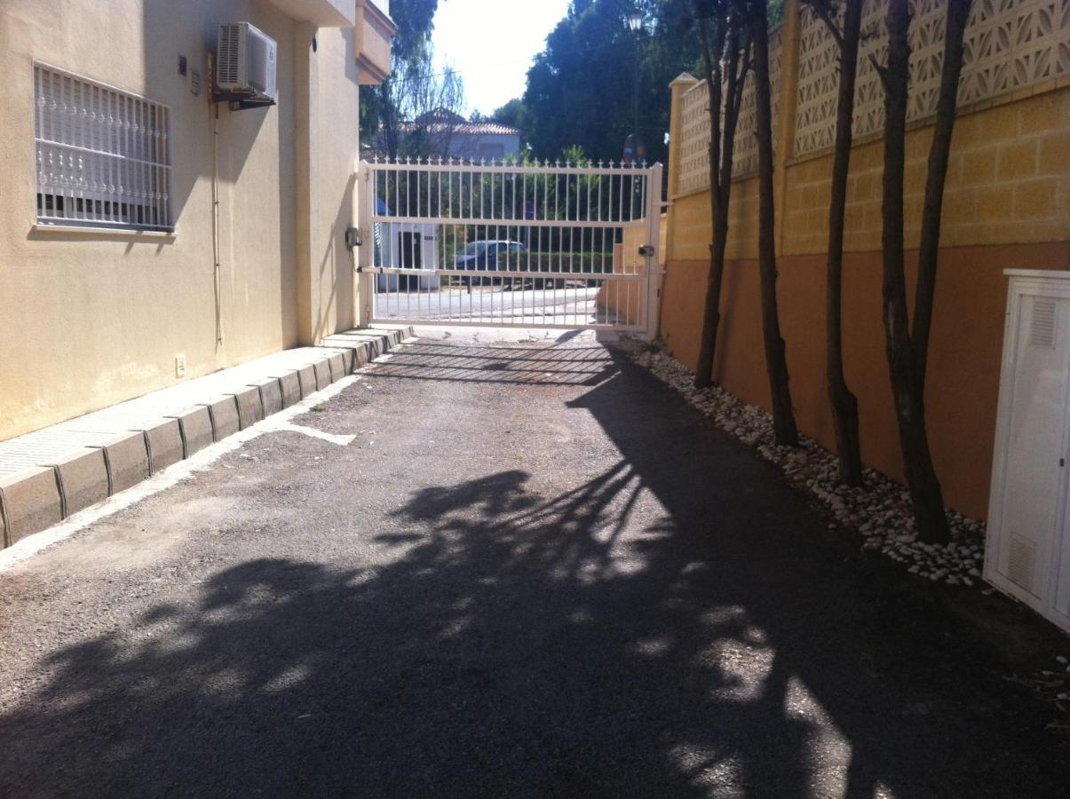 Hostal Esperanza Benajarafe Bagian luar foto