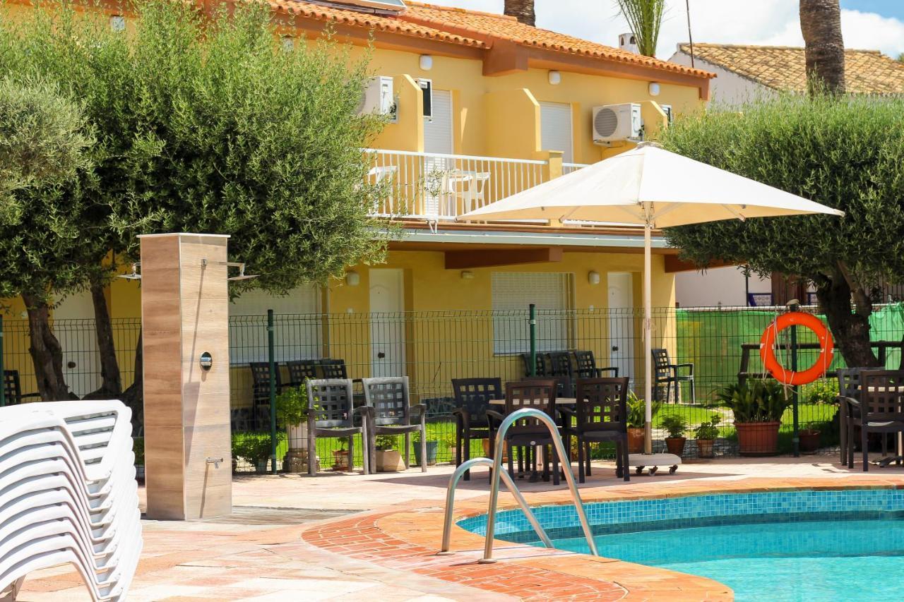 Hostal Esperanza Benajarafe Bagian luar foto